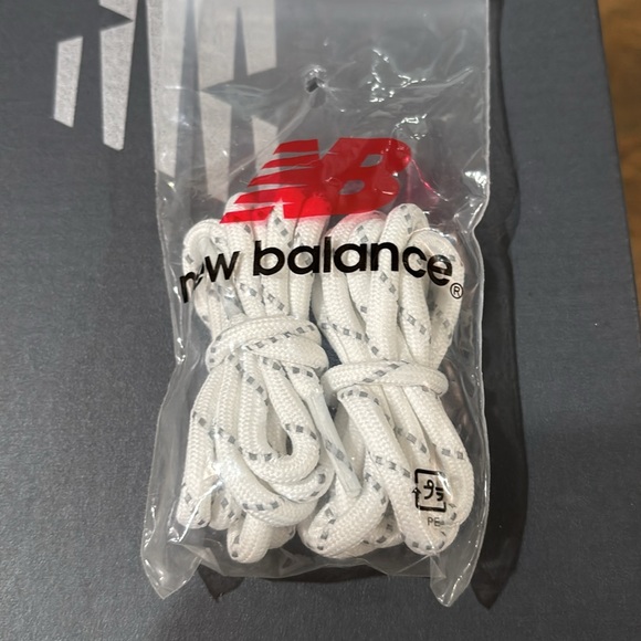 New balance x No Vacancy Inn 850 sneakers ! - Picture 8 of 8